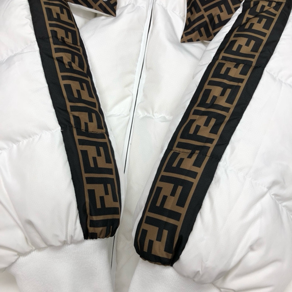 ハイクオリティダウンジャケット着用イメージ